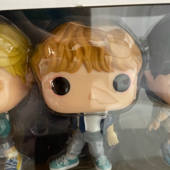 SOLD Funko POP Rocks BTS K-Pop 7 Pack Set Barnes & Noble Exclusive NEW SEALED - Picture 11 of 12